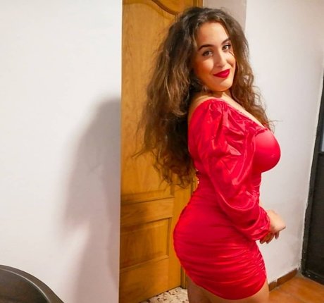 elviabombon onlyfans hot