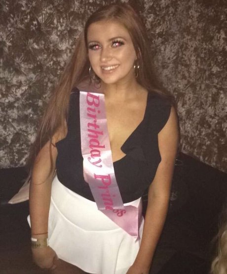 Amy Heslop only fans leaks