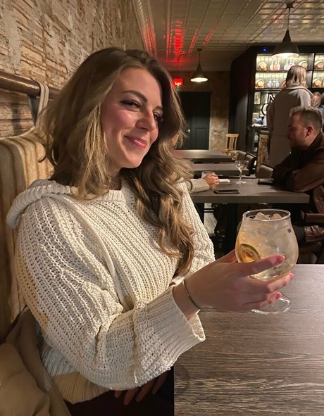 xstellabeex onlyfans model images