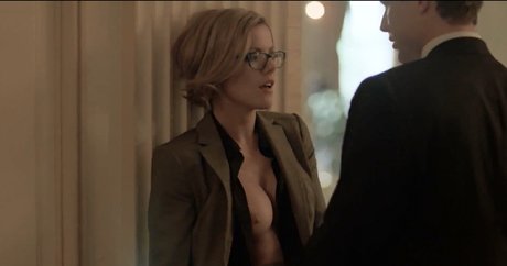 Kathleen Robertson leaked onlyfans free