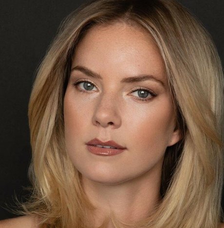 Cindy Busby onlyfans leak ass