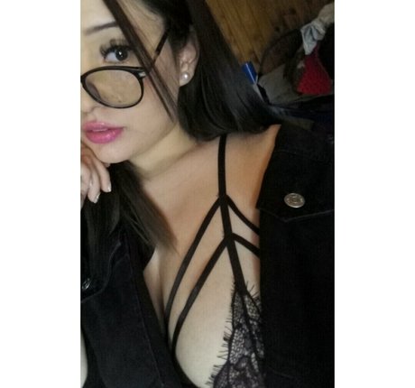 latinafoxxx onlyfans leaked photos