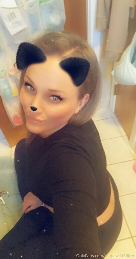 rougewild69free onlyfans tits