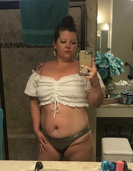 queen of spades onlyfans model images