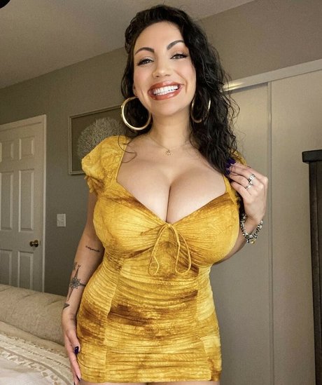 Crueltyfreecurves onlyfans naked