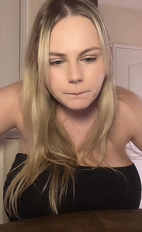 Emspensiveemily onlyfans leakd