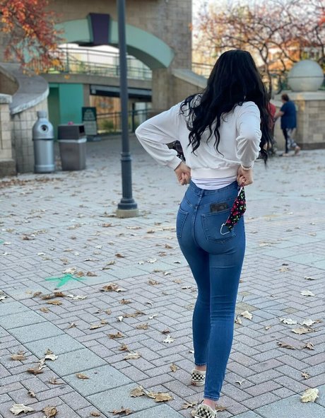 tully banks porn onlyfans