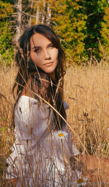 tully banks onlyfans naked leak