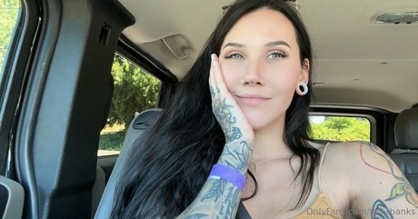 tully banks nudes onlyfans leaks