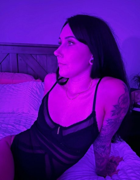 tully banks onlyfans boobs