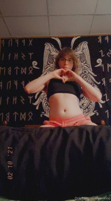 kiwikino nude leaked onlyfans