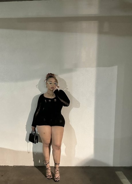 Sophialaurrren strip onlyfans