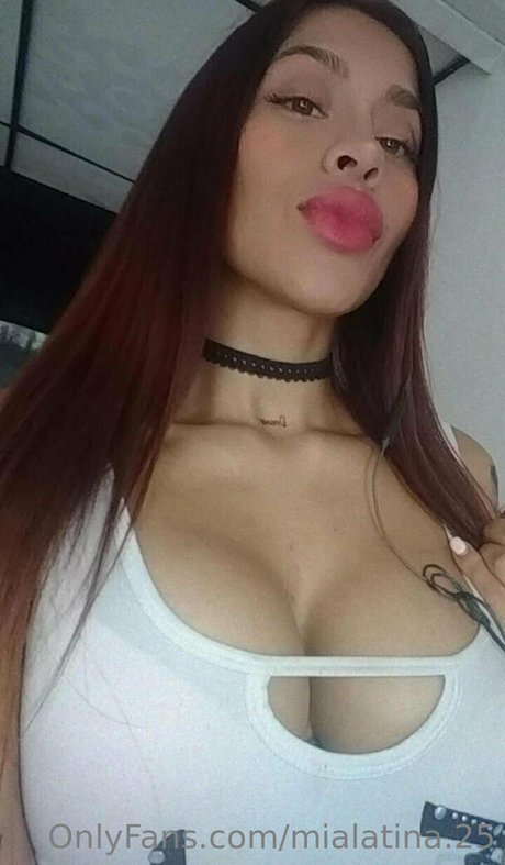 lolabunny25 onlyfans topless