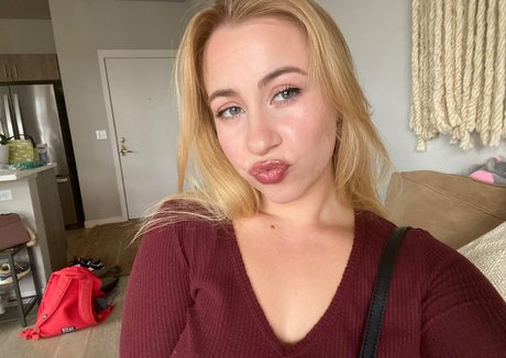 LilyWithAFatty onlyfans nsfw