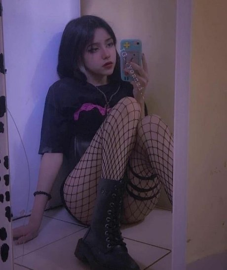 __yozzzi__ onlyfans desnuda