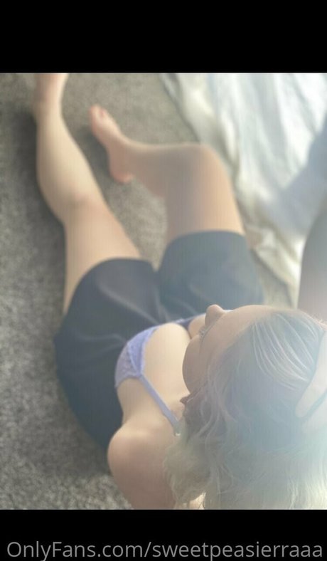 sweetpeasierraaa naked onlyfans pics