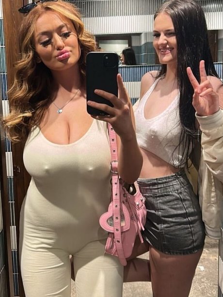 BustyMia E onlyfans pics nude