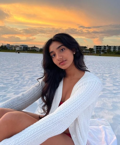 Maya Mayanalluri onlyfans sexy