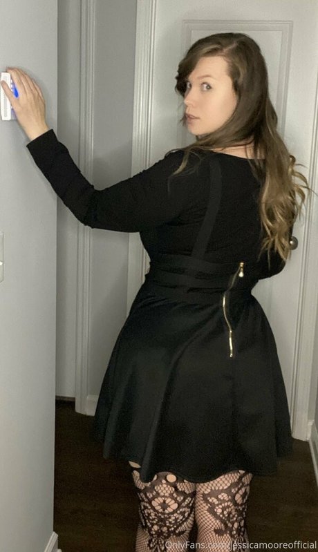 jessicamooreofficial strip onlyfans