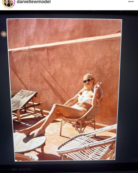 Danni Wells onlyfans leak fuck