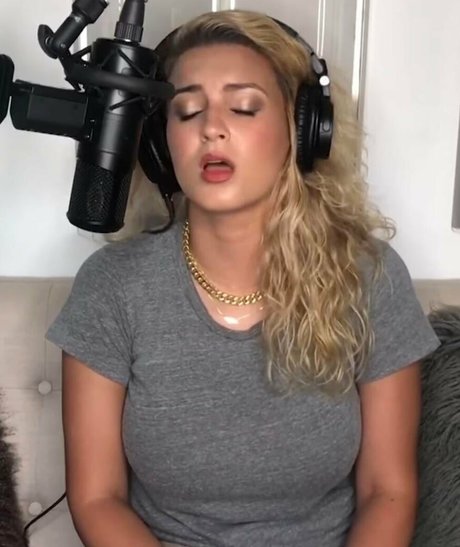 Tori Kelly nude onlyfans pics