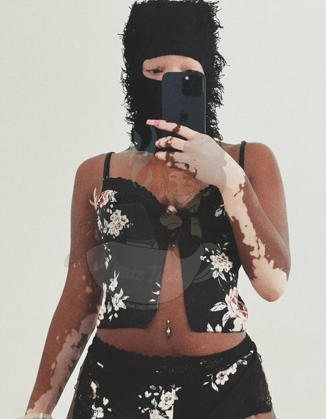 Curiousiteaaa Profile pic