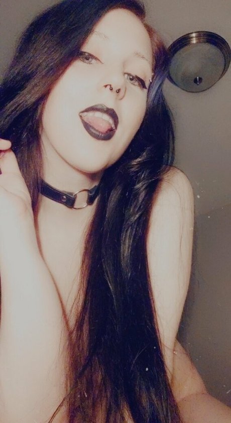 Tatlessgoth nudes only fans