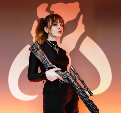 madsfive onlyfans model