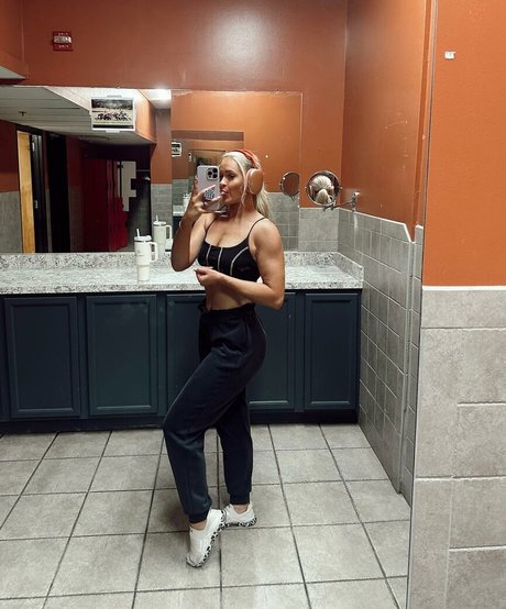 Jen Cardinal onlyfans creator