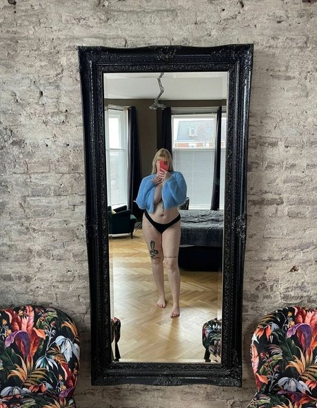 CaylaSnow nude only fans leaks