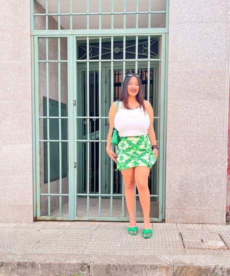 Anneris onlyfans striptease