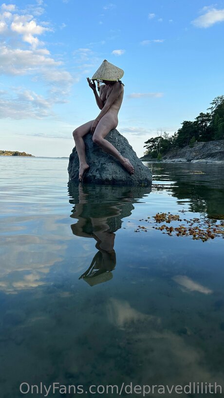 depravedlilith onlyfans nudes