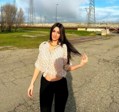 Vanessa Bruni is on onlyfans