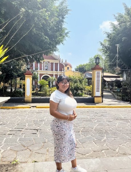 Ari Mar naked onlyfans leak