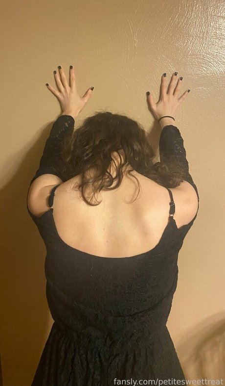 petitesweettreat porn onlyfans