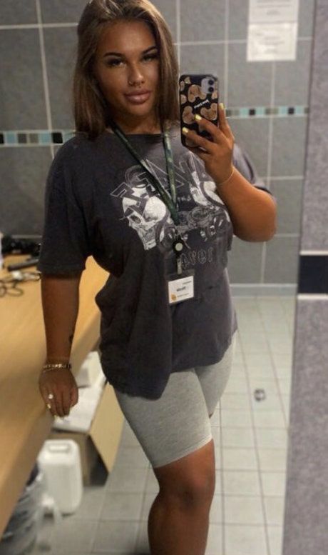 Nicole Barker onlyfans nudes