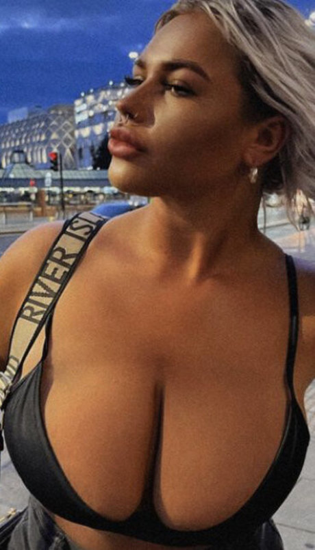 Nicole Barker onlyfans leaks