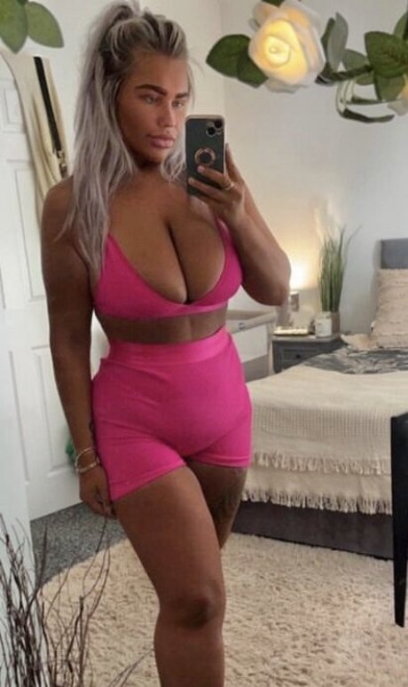 Nicole Barker porn only fans