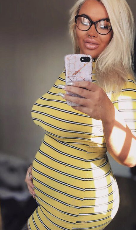 Nicole Barker onlyfans leaked photos