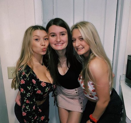 Sara Brooks onlyfans leaked nudes