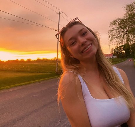 Sara Brooks onlyfans sex