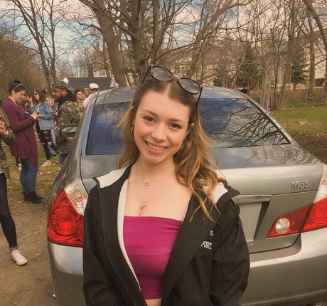 Sara Brooks naked onlyfans leak