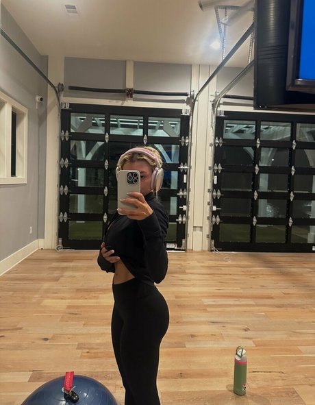 Sara Brooks onlyfans leake