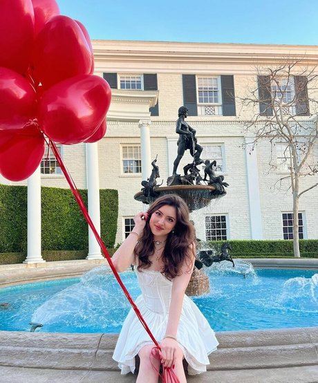 Sophie Silva strip onlyfans