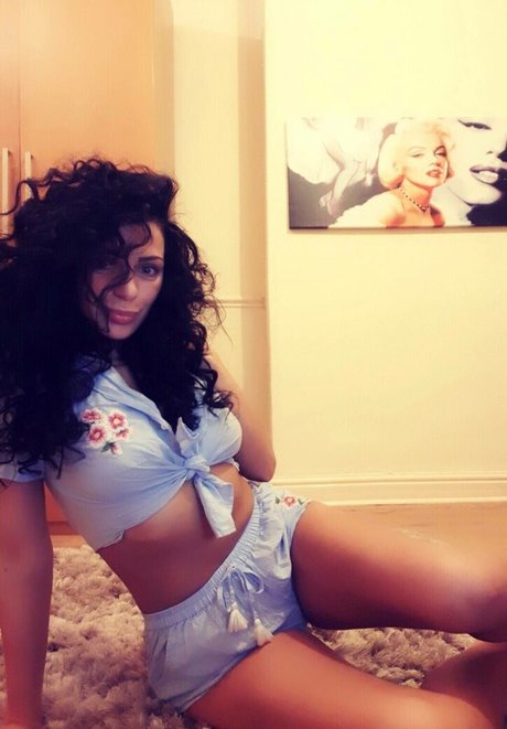 Iasmina Roxana onlyfans tits