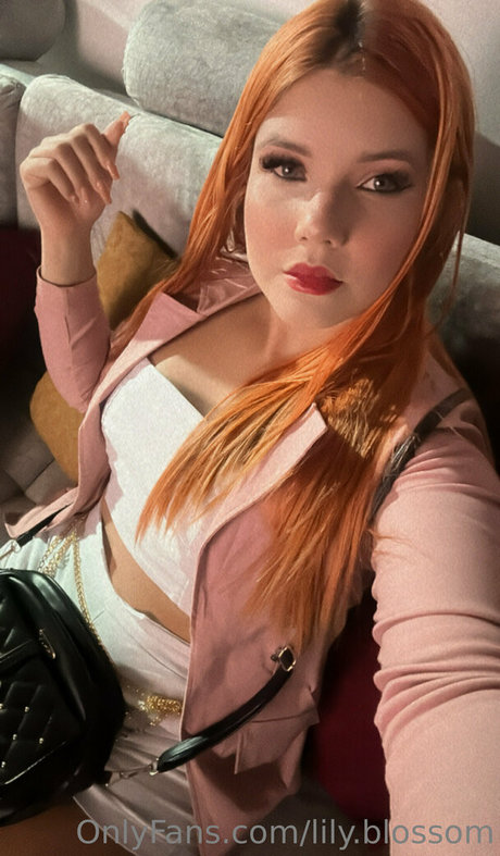 lily blossom nude leak onlyfans