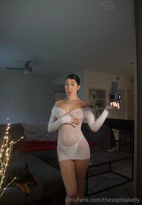 thesophiakelly nudes onlyfans leak