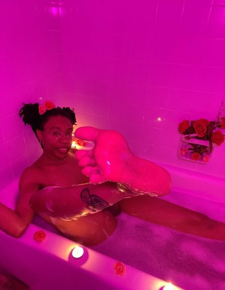 strawberry bubbles onlyfans.