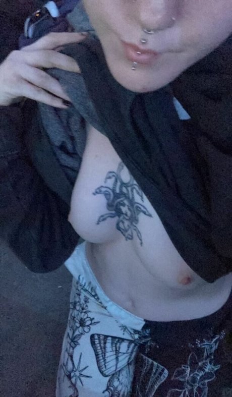 vapew0rm naked only fans