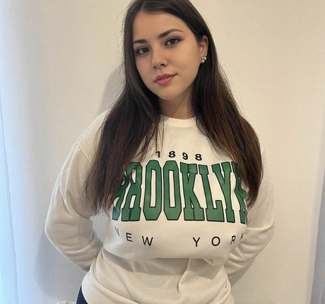 mia gaarciia onlyfans naked